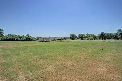 8789 Hutcheson Hill Road, Springtown, TX 76082 - Photo 26