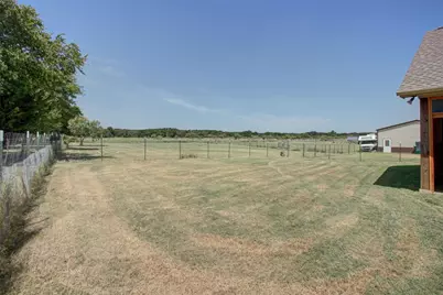 8789 Hutcheson Hill Road, Springtown, TX 76082 - Photo 26