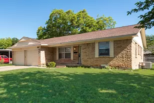 311 Azalea Ln, Duncanville, TX 75137 - Photo 2