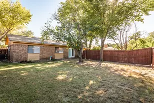 2121 Travis Dr, Carrollton, TX 75006 - Photo 24