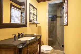 1800 Burning Tree Ln, Carrollton, TX 75006 - Photo 12