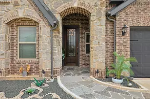 1945 Snowball Ln, Glenn Heights, TX 75154 - Photo 2