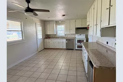 513 E Conner Street, Eastland, TX 76448 - Photo 6