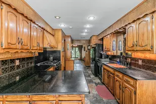 2406 Drawbridge Dr, Arlington, TX 76012 - Photo 10