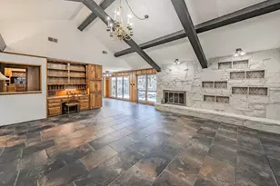 2406 Drawbridge Dr, Arlington, TX 76012 - Photo 4