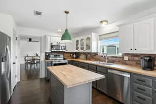 116 Seminole Dr, Lake Kiowa, TX 76240 - Photo 12