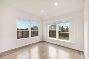 812 Blue Fescue Rd, Fort Worth, TX 76247 - Photo 14