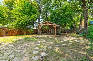 637 Post Oak Dr, Hurst, TX 76053 - Photo 30