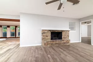 637 Post Oak Dr, Hurst, TX 76053 - Photo 8