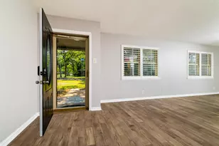 637 Post Oak Dr, Hurst, TX 76053 - Photo 4