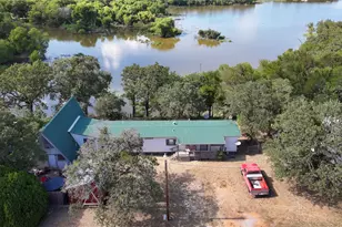 850 Frontier St, Bowie, TX 76230 - Photo 10