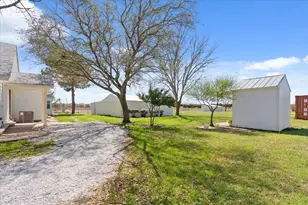 596 County Rd 3425, Clifton, TX 76634 - Photo 32