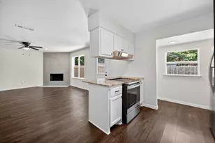 205 Volunteer Dr, Arlington, TX 76014 - Photo 10