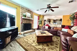 2877 Fenwick St, Grand Prairie, TX 75052 - Photo 6