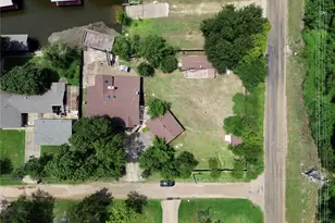 104 W Bayside Dr, Mabank, TX 75156 - Photo 4