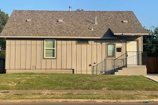 2512 E Overton Rd, Dallas, TX 75216 - Photo 2