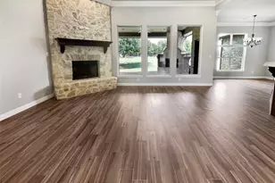 2214 Tree Top Ct, Granbury, TX 76049 - Photo 10