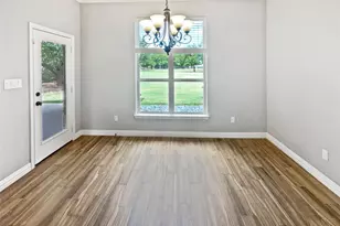 2214 Tree Top Ct, Granbury, TX 76049 - Photo 12