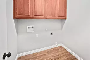 2214 Tree Top Ct, Granbury, TX 76049 - Photo 16