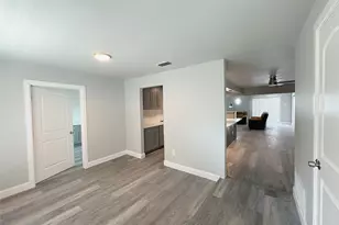 909 Milky Way, Garland, TX 75040 - Photo 4