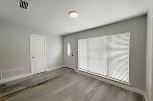 909 Milky Way, Garland, TX 75040 - Photo 2