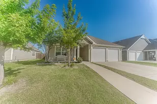 110 Spring Creek Ln, Terrell, TX 75160 - Photo 2