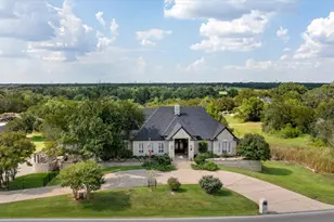6410 Westover Dr, Granbury, TX 76049 - Photo 2