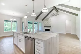 1044 Hidden Oaks Dr, Wills Point, TX 75169 - Photo 4