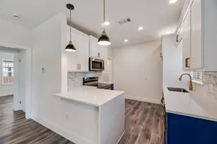 447 W Clarendon Dr, Dallas, TX 75208 - Photo 8