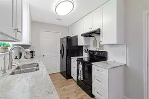 306 Kathy Ln, Granbury, TX 76049 - Photo 8