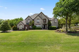 419 E Hickory Ridge Cir, Argyle, TX 76226 - Photo 2