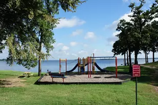 355 Beachside Dr, Trinidad, TX 75163 - Photo 2