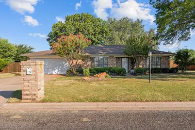 15 Cliff Drive, Mineral Wells, TX 76067 - Photo 1