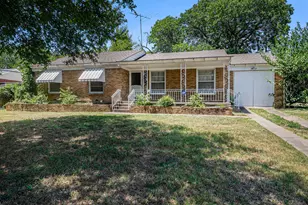1813 Brook Hollow Dr, Fort Worth, TX 76114 - Photo 2
