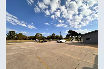 1137 S Highway 377, Pilot Point, TX 76258 - Photo 18