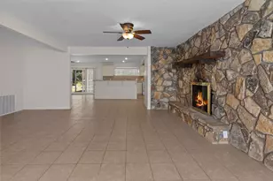 4102 Apache Trail Ct, Granbury, TX 76048 - Photo 6