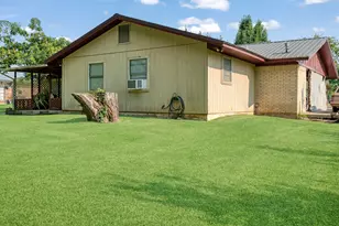1705 W Taylor St, Clarksville, TX 75426 - Photo 6