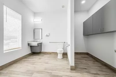 1900 E Henderson Street #2, Cleburne, TX 76031 - Photo 8