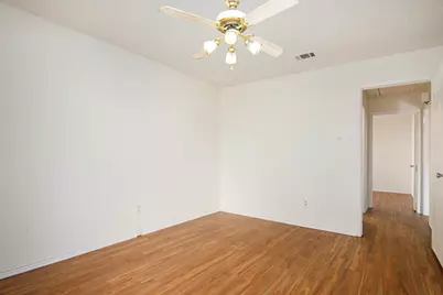 6819 W Cleburne Road, Fort Worth, TX 76133 - Photo 16