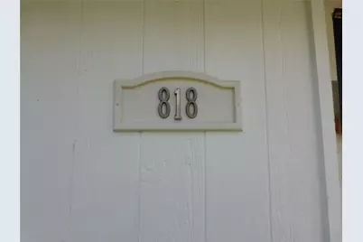 818 Rosewood Hills Drive, Garland, TX 75040 - Photo 2