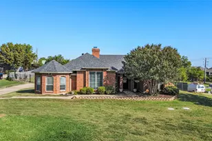 810 Waite Dr, Lewisville, TX 75077 - Photo 1