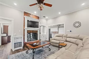 810 Waite Dr, Lewisville, TX 75077 - Photo 4