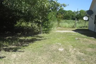 473 County Rd 4324, Whitewright, TX 75491 - Photo 16