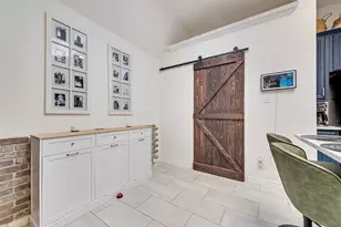 8609 Old Oak Dr, Irving, TX 75063 - Photo 16