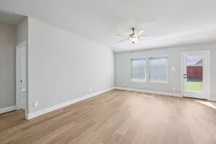 4105 Waco Dr, Farmersville, TX 75442 - Photo 4