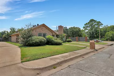 2416 Garden Park Court, Arlington, TX 76013 - Photo 2