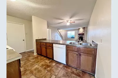 816 Red Bud Drive, DeSoto, TX 75115 - Photo 4