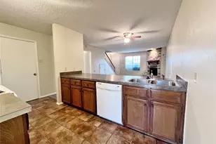 816 Redbud Dr, DeSoto, TX 75115 - Photo 4