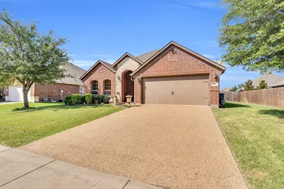 105 Manor Lane, Waxahachie, TX 75165 - Photo 2