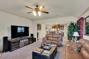 105 Manor Ln, Waxahachie, TX 75165 - Photo 10